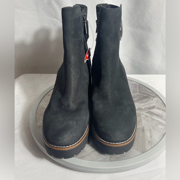 Blondo Dakota Waterproof Lug Sole Ankle Boots Black Nubuck Women’s Size 8.5